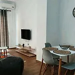 Luka In Apartament
