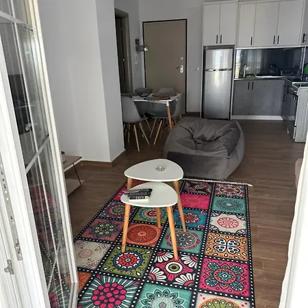 Luka In Apartment